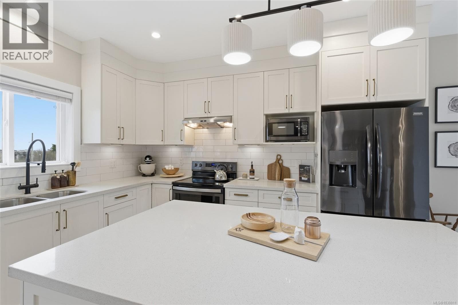 100 253 Victoria Rd, Vancouver Island — photo 4