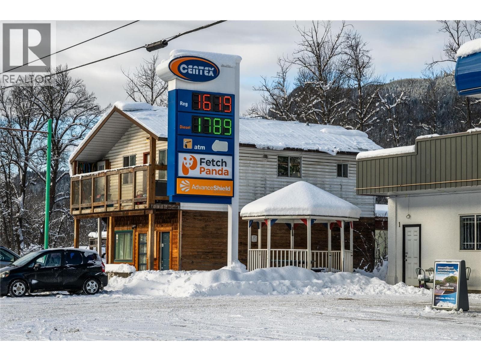 3643 Malakwa Road in 