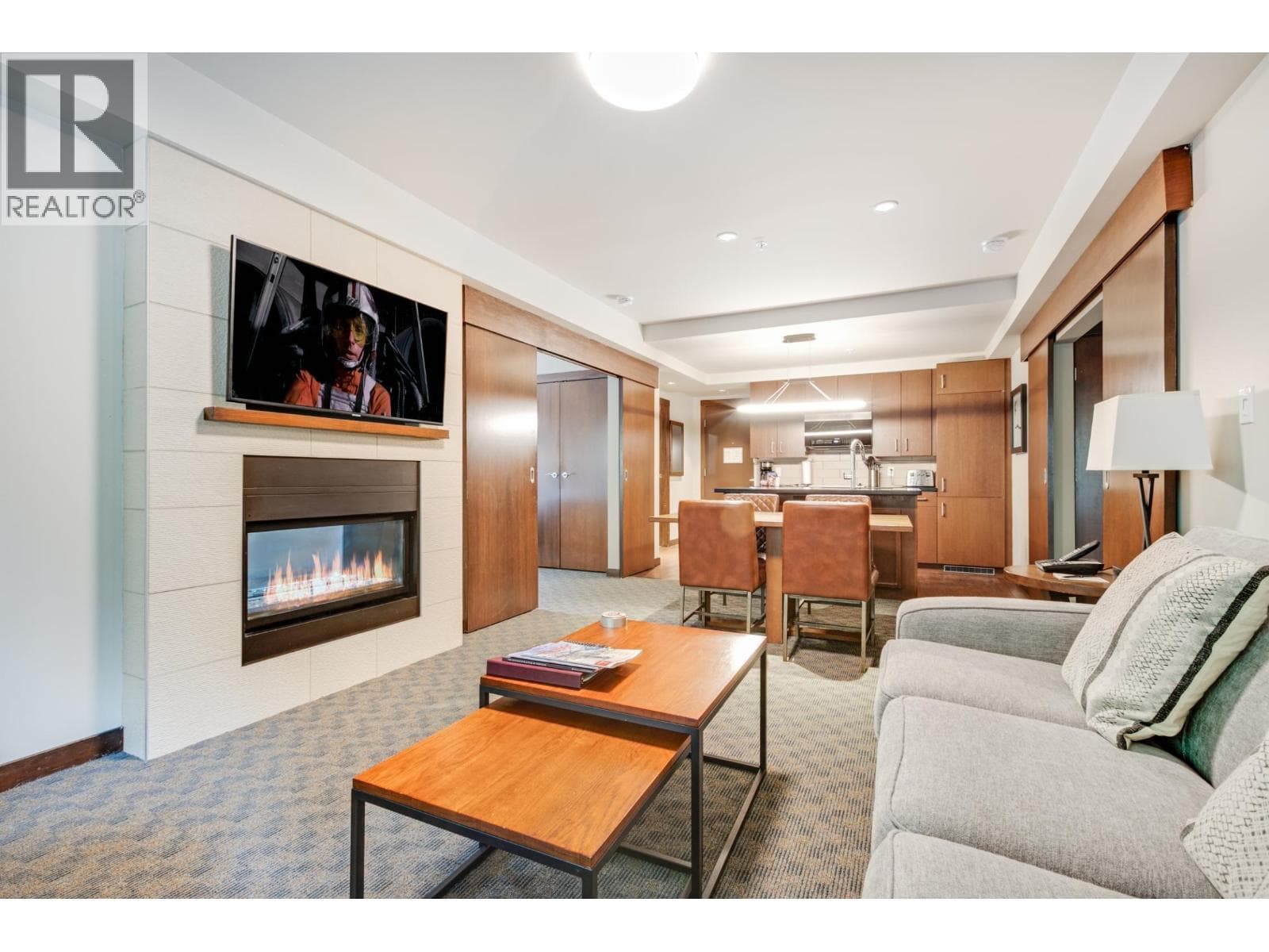 301B 2020 LONDON LANE, Greater Vancouver — photo 5