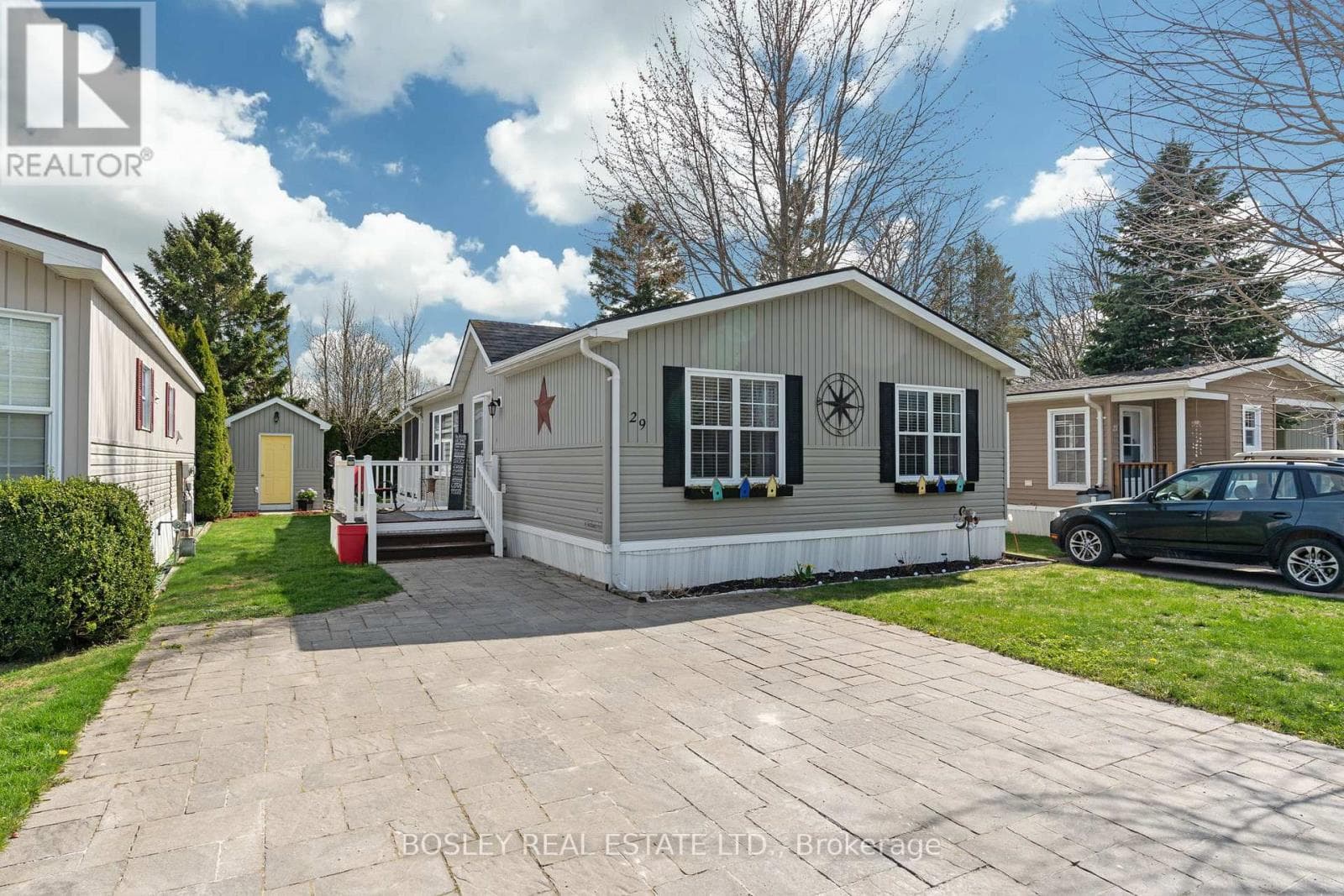 29 ROWAN RD - 77307 BLUEWATER HIGHWAY, Toronto — photo 2