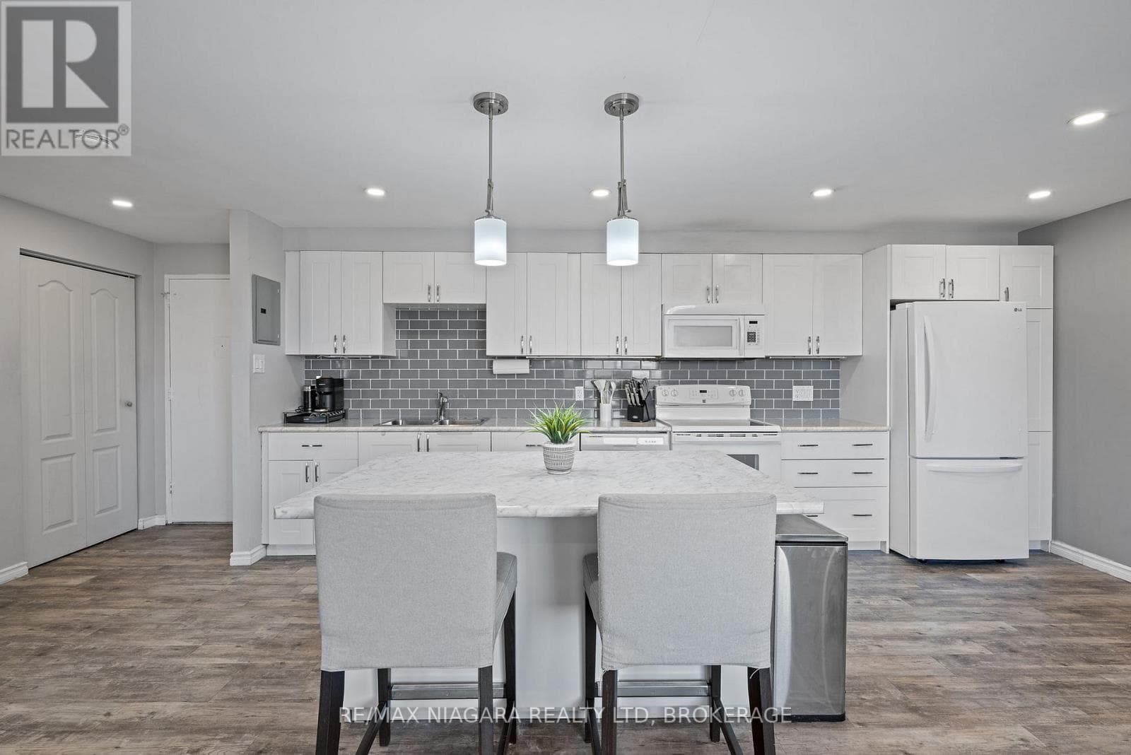 308 - 198 SCOTT STREET in 
