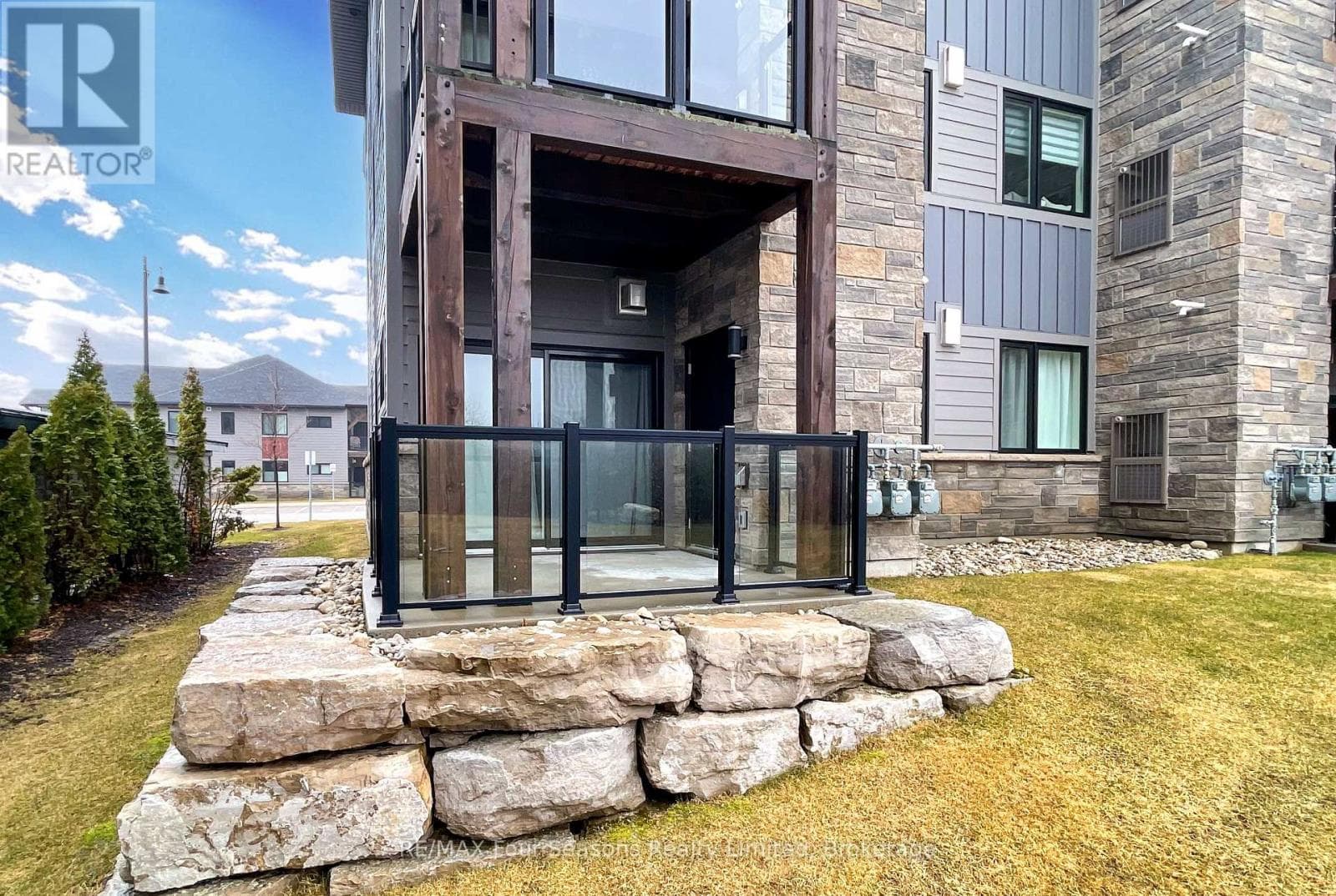 107 - 12 BEAUSOLEIL LANE, OnePoint — photo 4