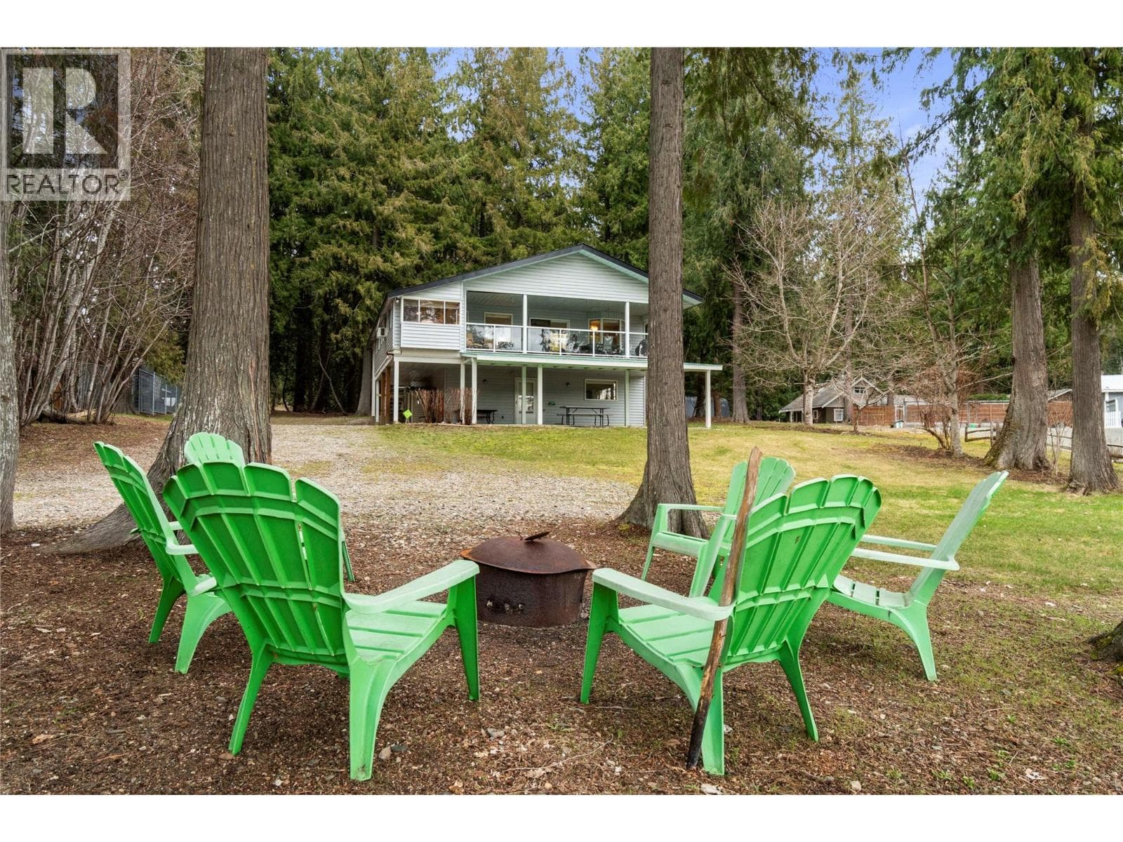 6807 Squilax - Anglemont Road, Interior REALTORS® — photo 2