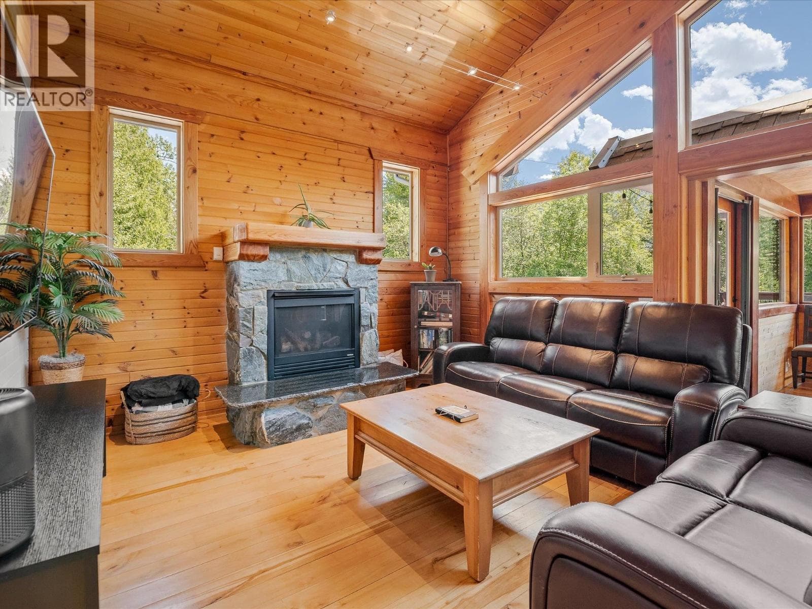 1470 FRASER ROAD, Greater Vancouver — photo 2