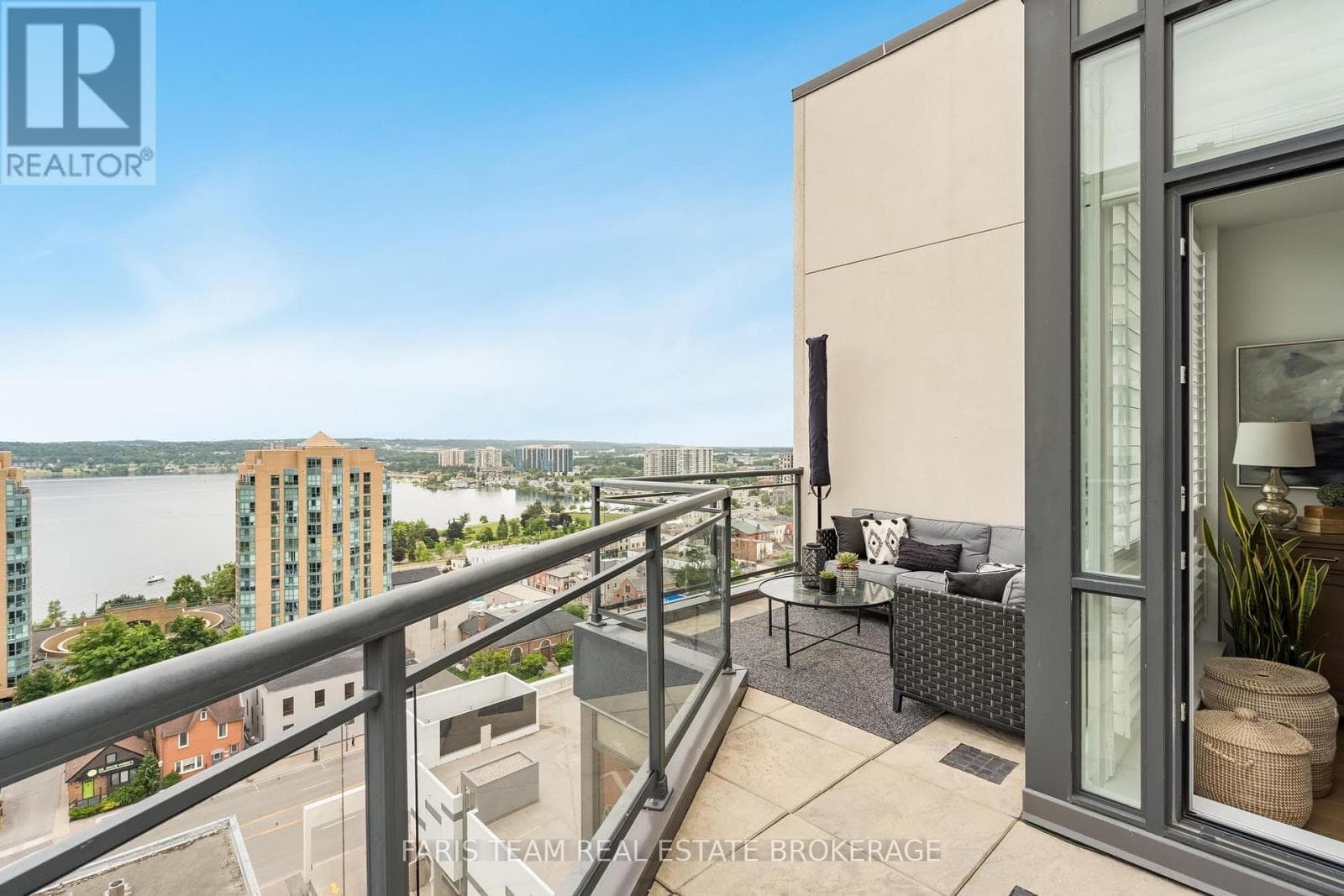 GPH5 - 111 WORSLEY STREET, Toronto — photo 2