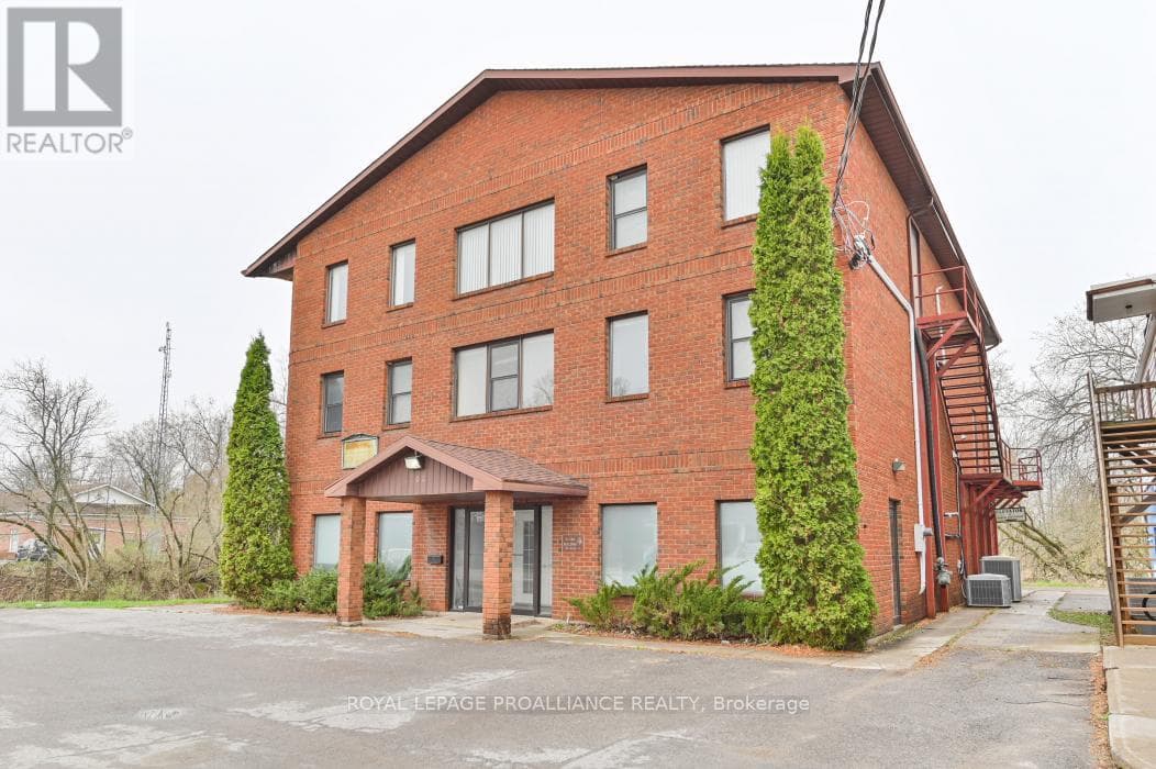 108 RUSSEL STREET, Central Lakes — photo 3