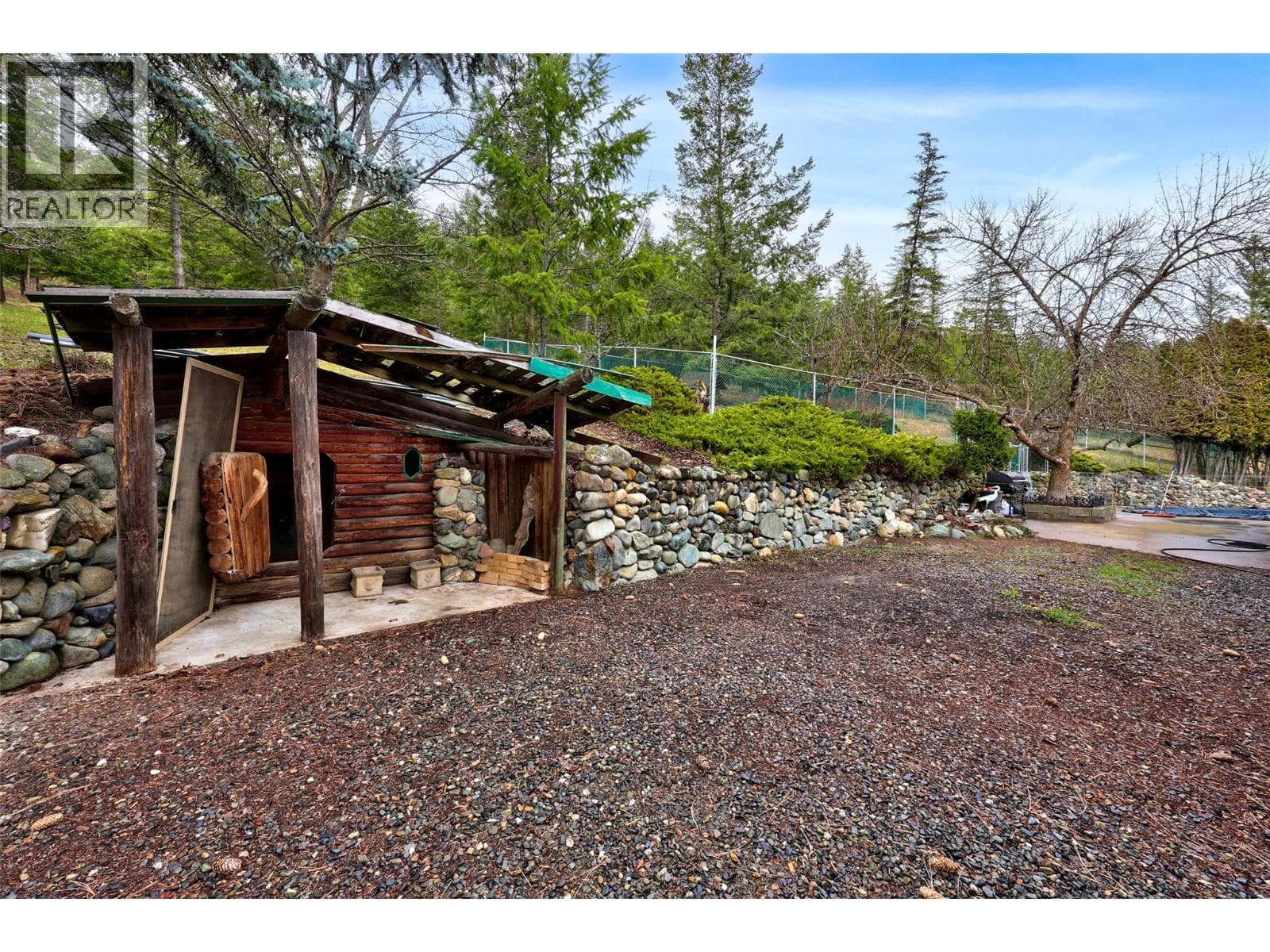 7050 WESTSYDE ROAD, Interior REALTORS®