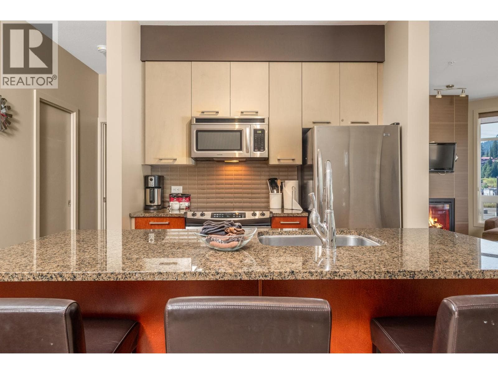 30 MONASHEE ROAD UNIT 214, Interior REALTORS® — photo 5