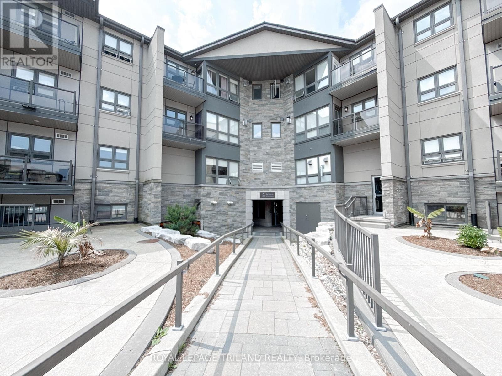 110 - 5 JACKSWAY CRESCENT in Masonville