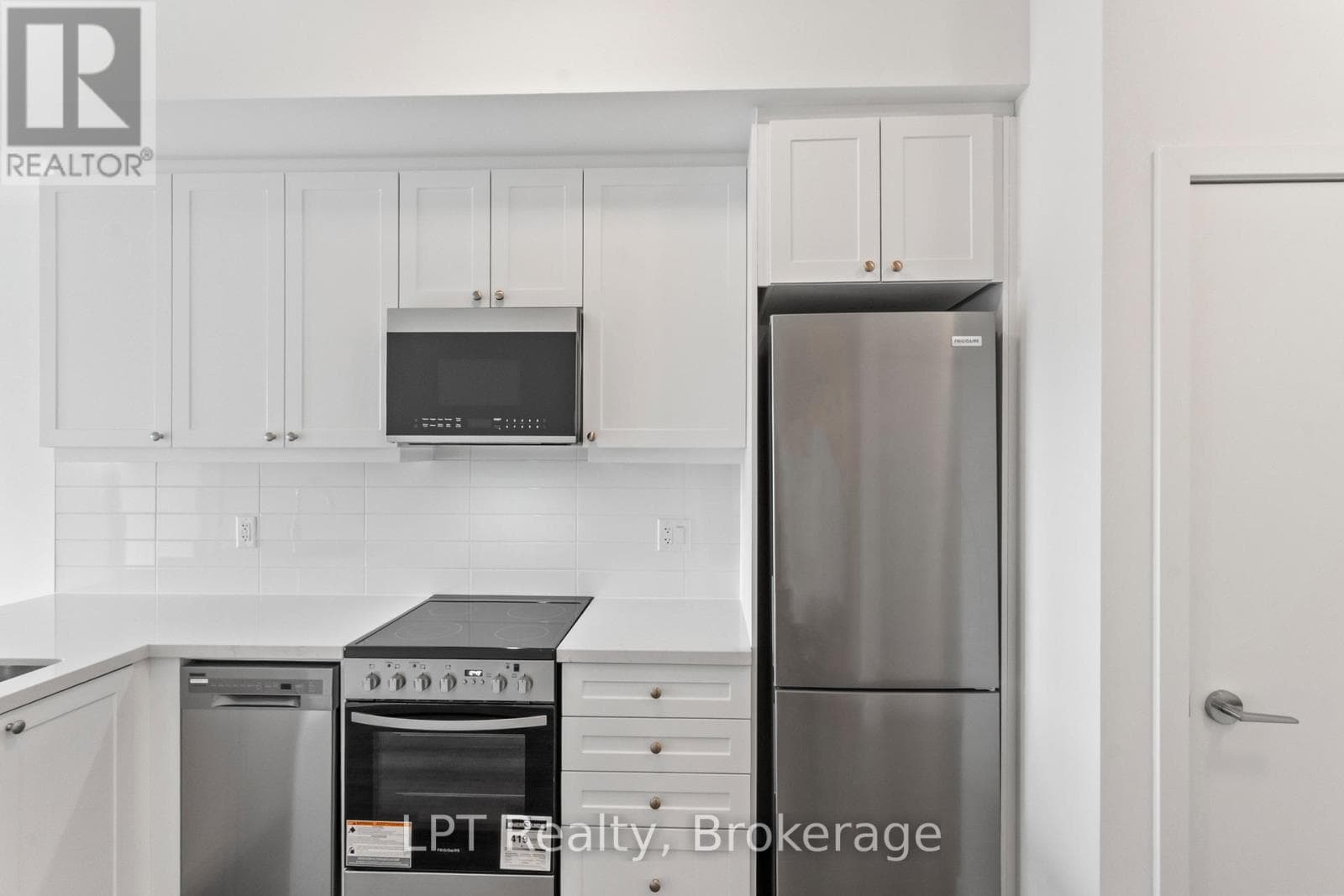 917 - 51 CLARINGTON BOULEVARD, Central Lakes — photo 4