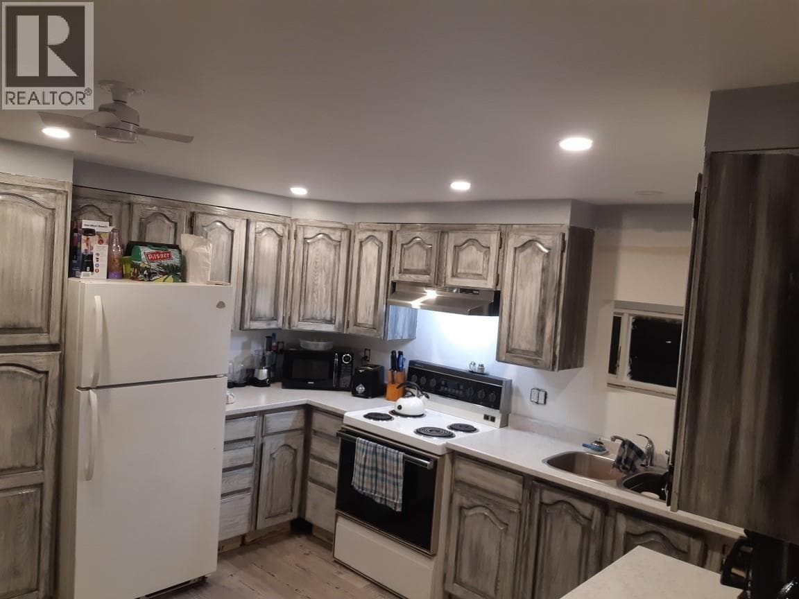 1214 OKANAGAN AVENUE UNIT 26, Interior REALTORS® — photo 4