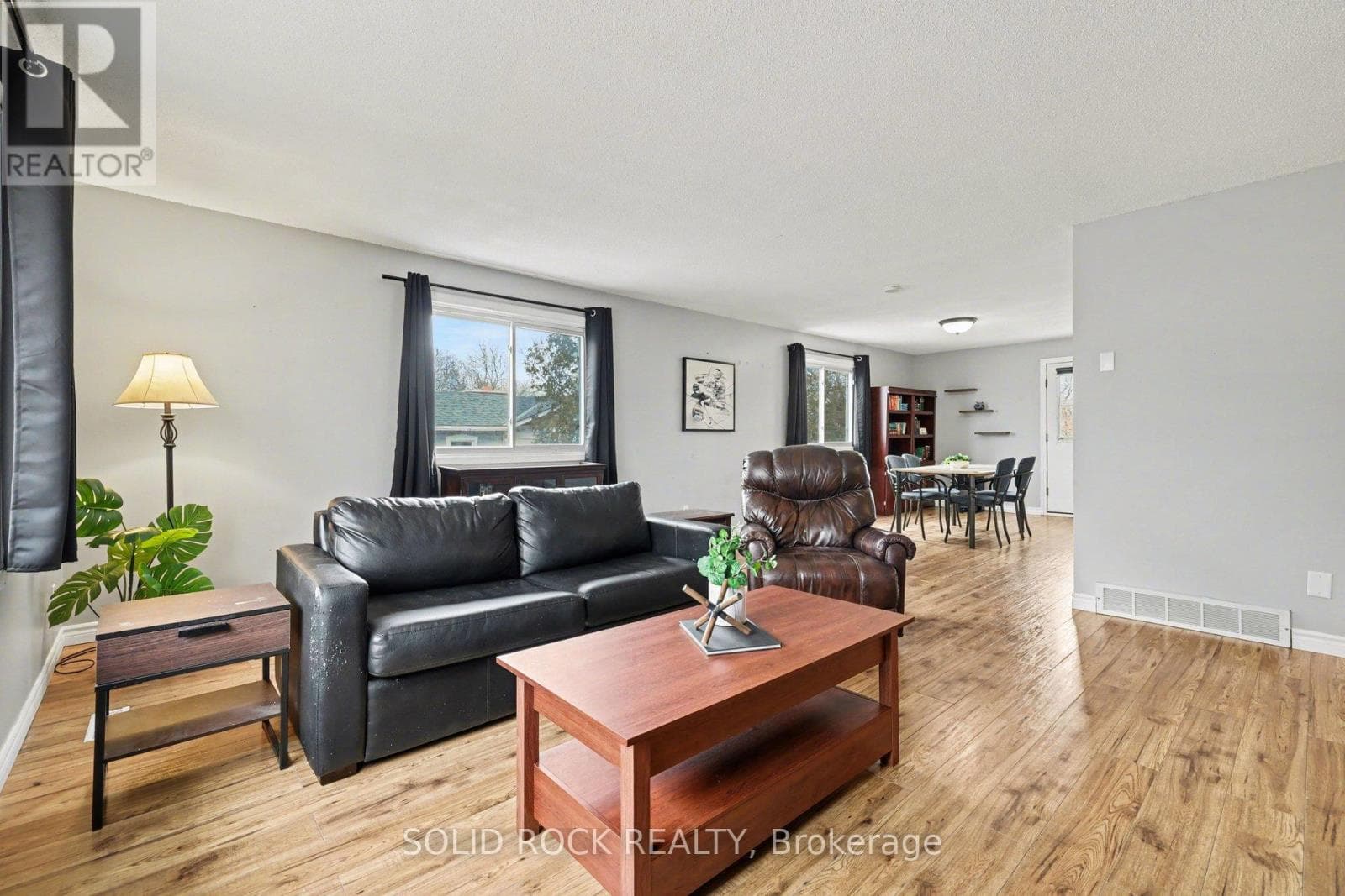 7 LEEDS STREET, Ottawa — photo 5