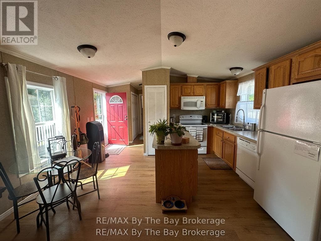 40 GEORGIAN GLEN DRIVE, OnePoint — photo 2