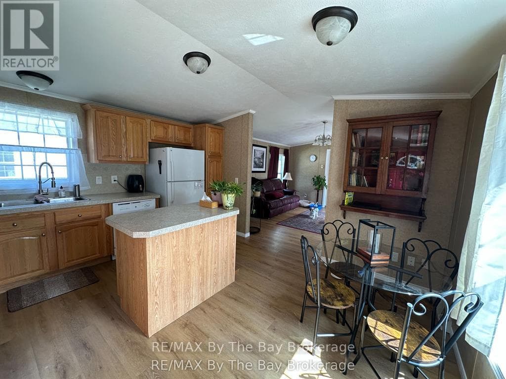 40 GEORGIAN GLEN DRIVE, OnePoint — photo 3