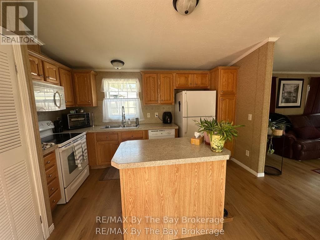 40 GEORGIAN GLEN DRIVE, OnePoint — photo 4