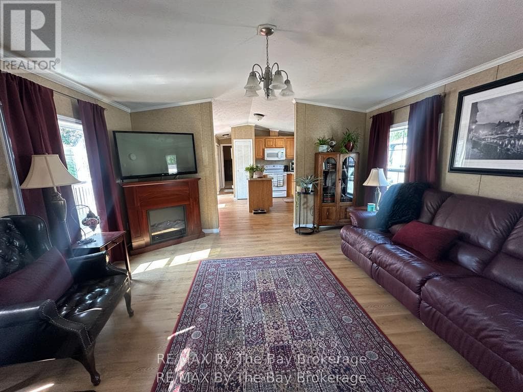 40 GEORGIAN GLEN DRIVE, OnePoint — photo 5
