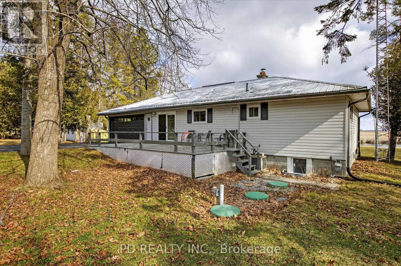 200 CHARLORE PARK DRIVE, Central Lakes — photo 3