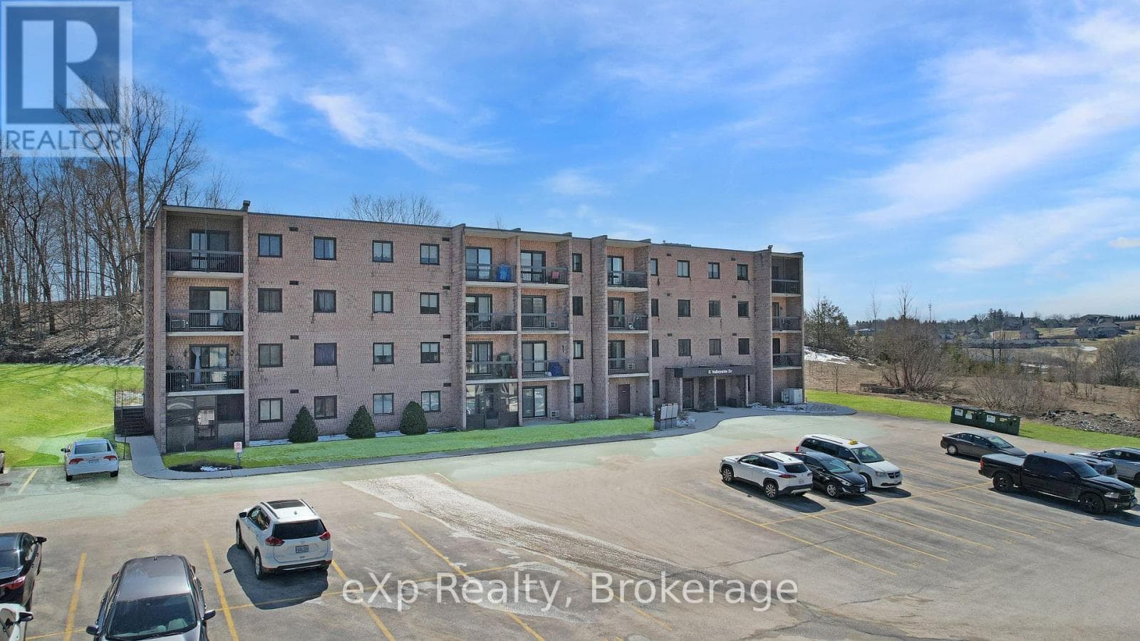 402 - 5 VALLEYSIDE DRIVE in 