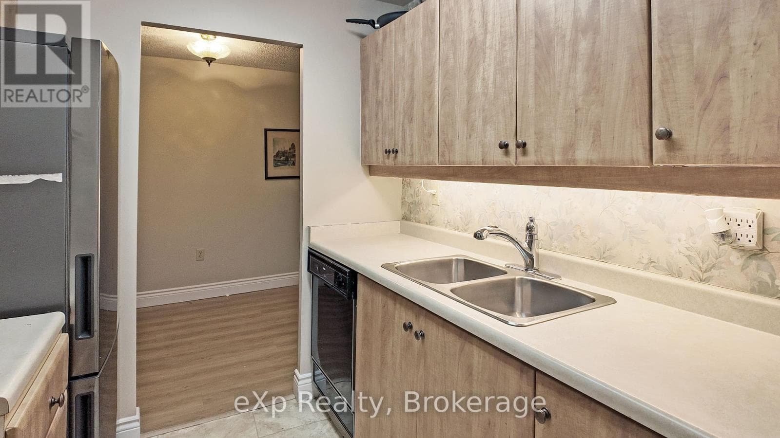 402 - 5 VALLEYSIDE DRIVE, OnePoint — photo 2