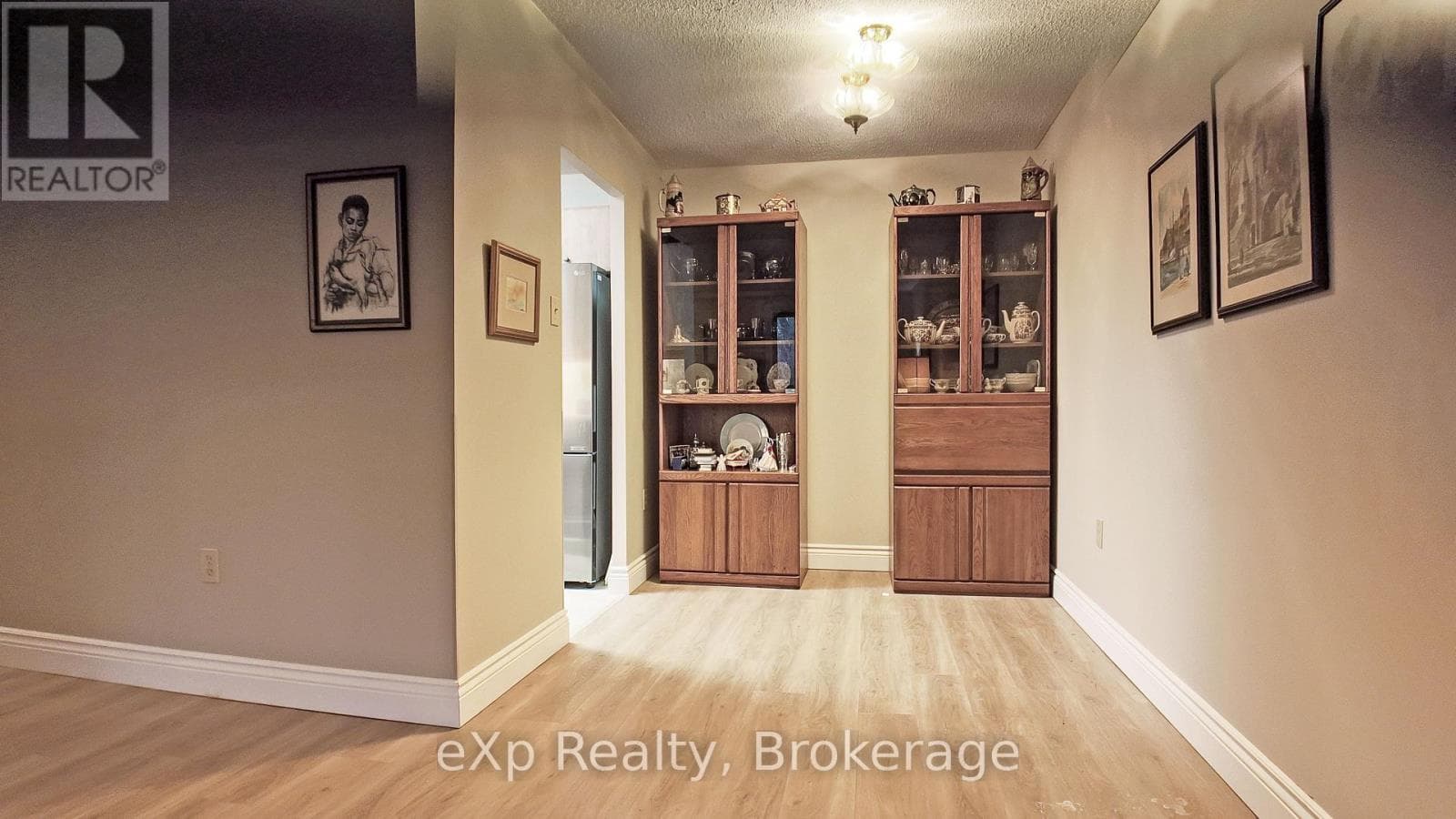 402 - 5 VALLEYSIDE DRIVE, OnePoint — photo 4