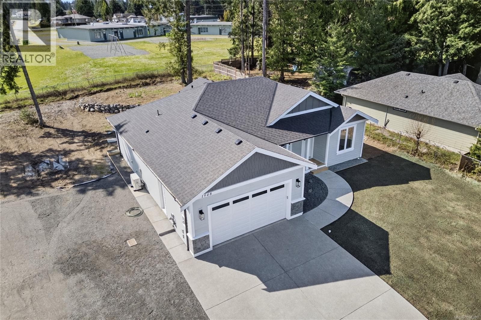 1948 Woobank Rd, Vancouver Island — photo 2