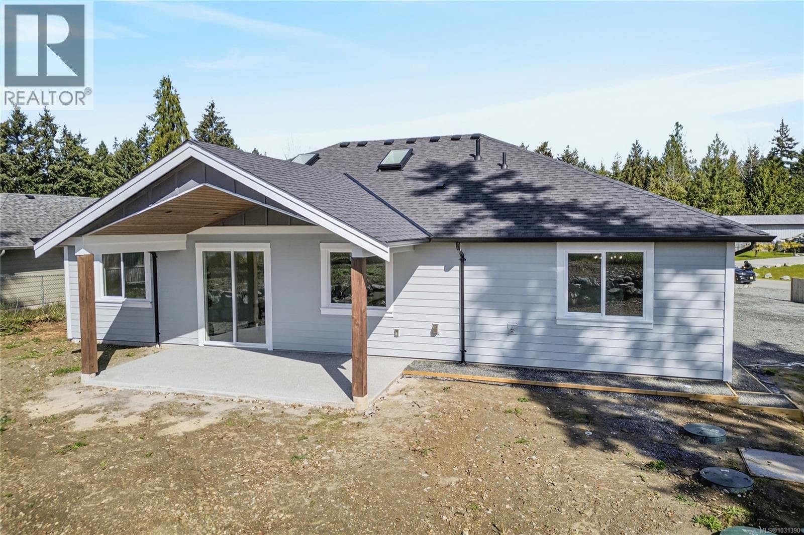 1948 Woobank Rd, Vancouver Island — photo 5