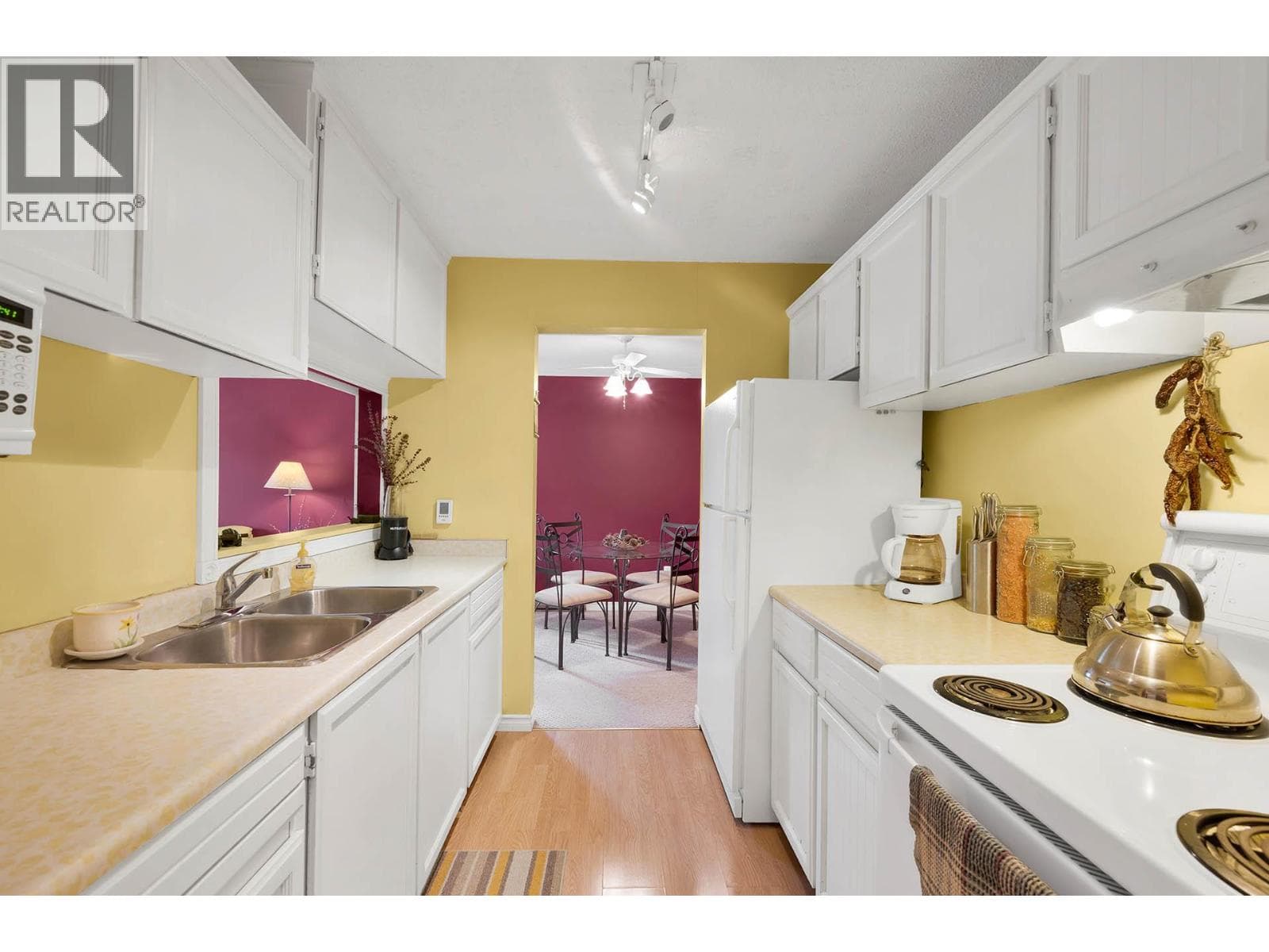 245 Park Drive Unit# 16, Interior REALTORS® — photo 4