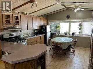 5280 69 Avenue NE, Interior REALTORS® — photo 3