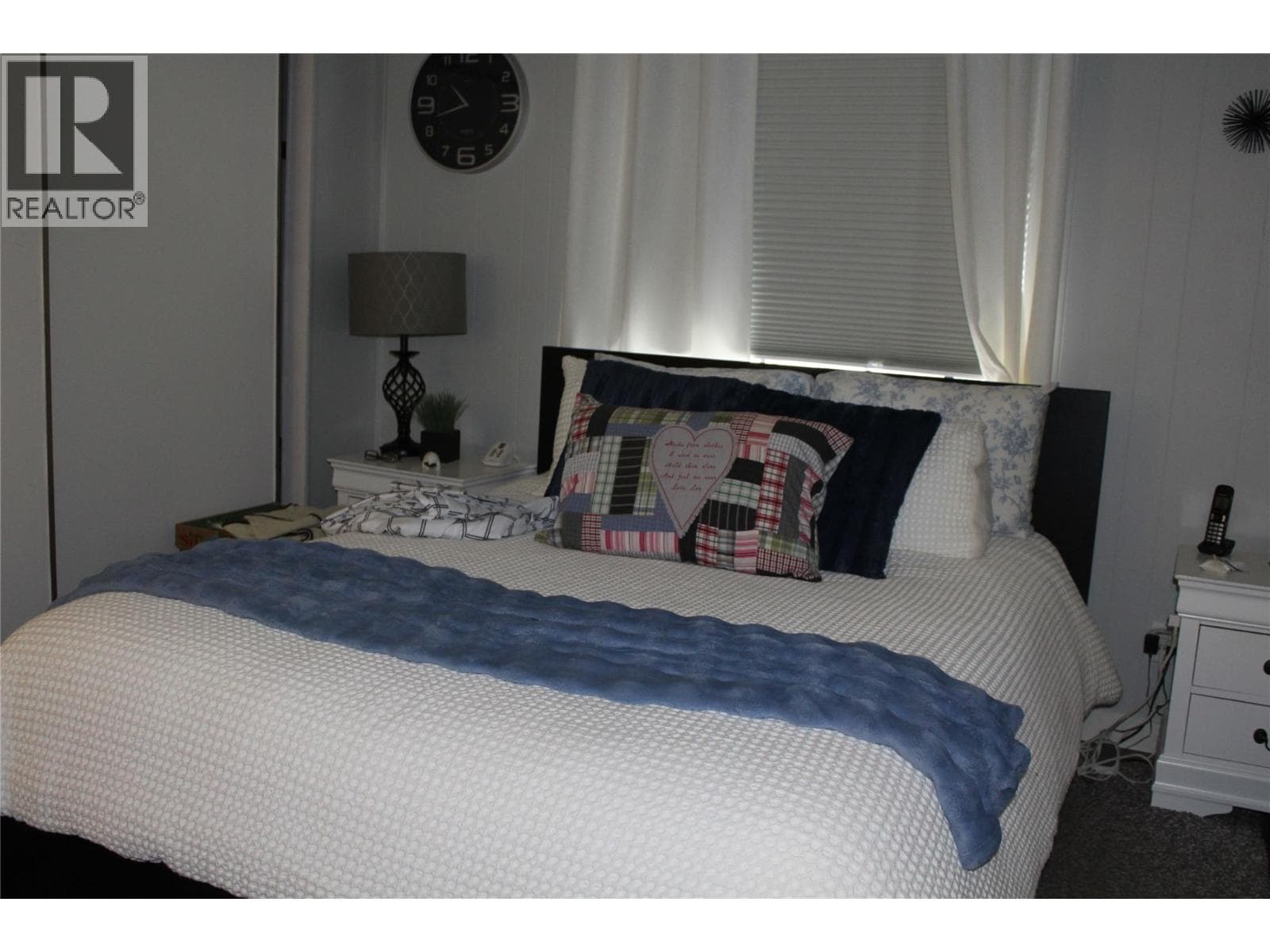 5280 69 Avenue NE, Interior REALTORS® — photo 4