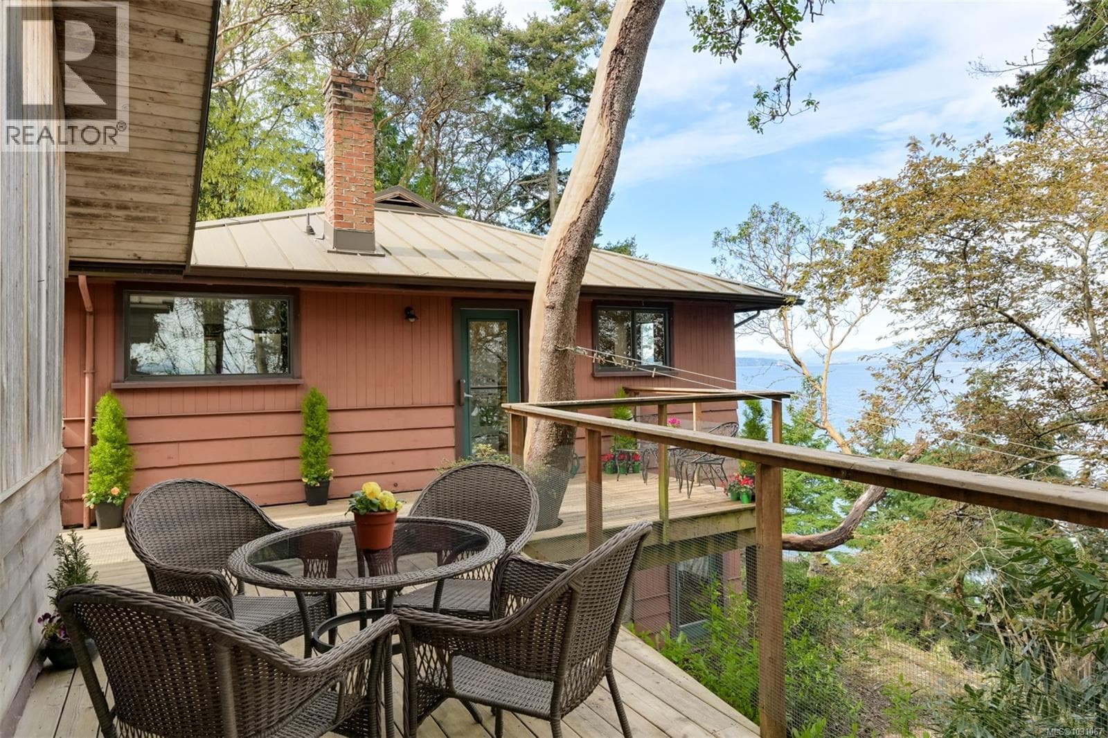 618 Lands End Rd in 