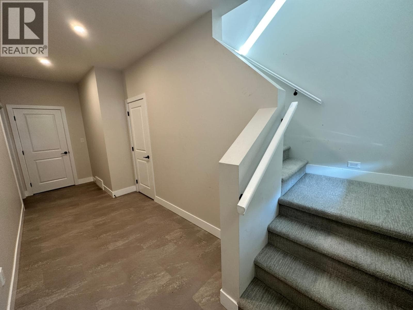 2648 Tranquille Road Unit# 106, Interior REALTORS® — photo 2