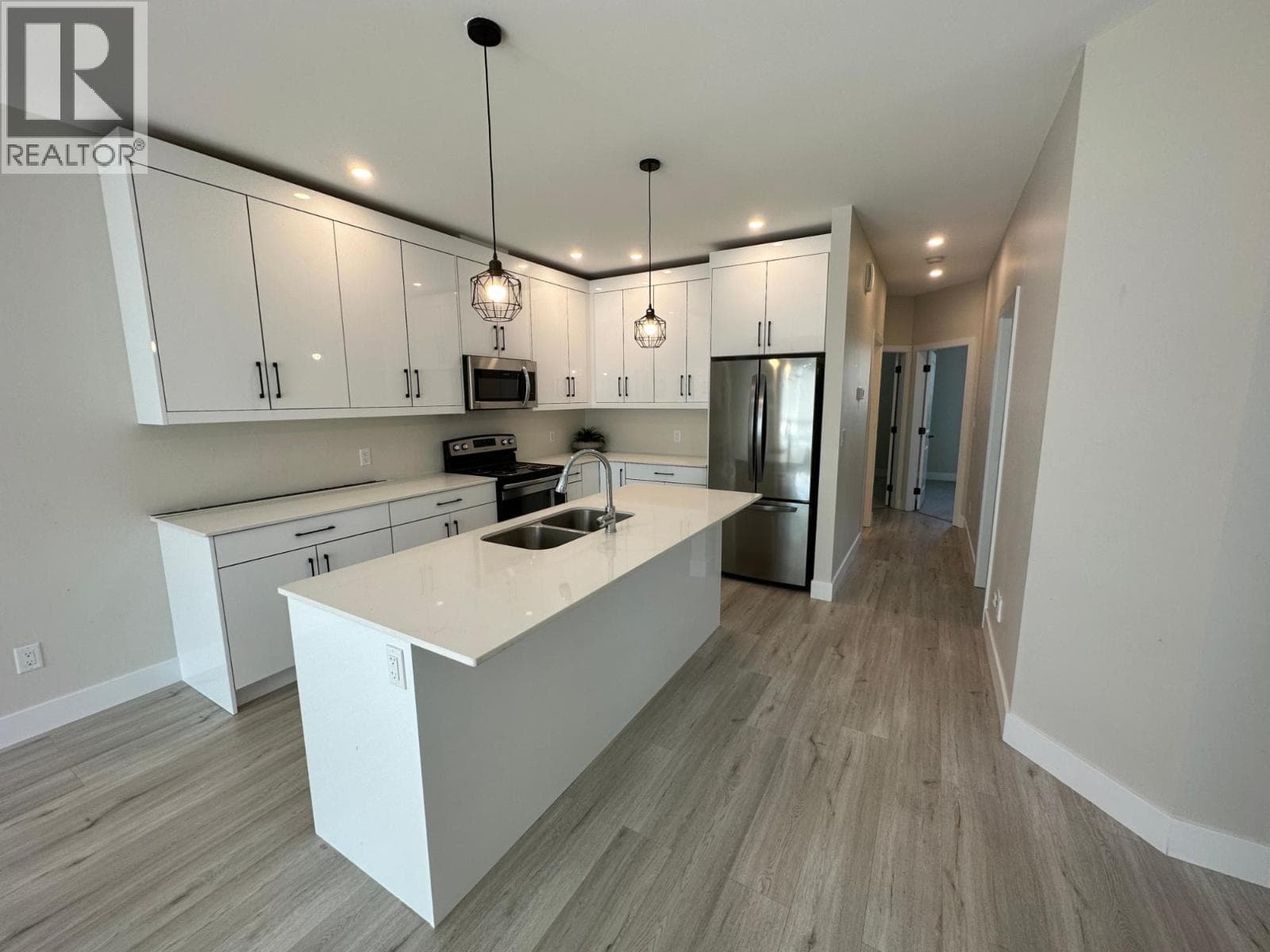 2648 Tranquille Road Unit# 106, Interior REALTORS® — photo 3