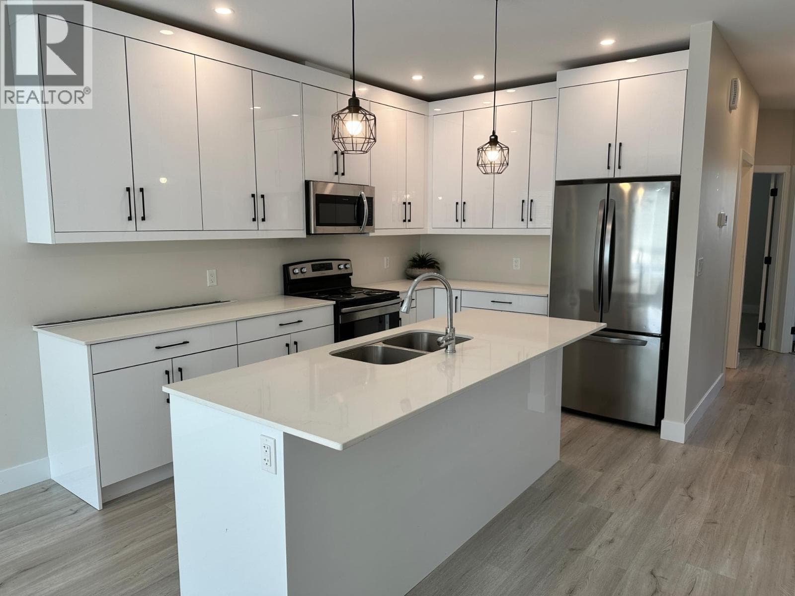 2648 Tranquille Road Unit# 106, Interior REALTORS® — photo 4