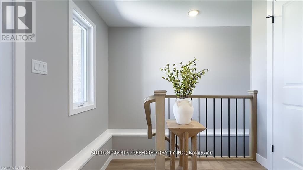 230 BEECH STREET, London and St. Thomas — photo 3