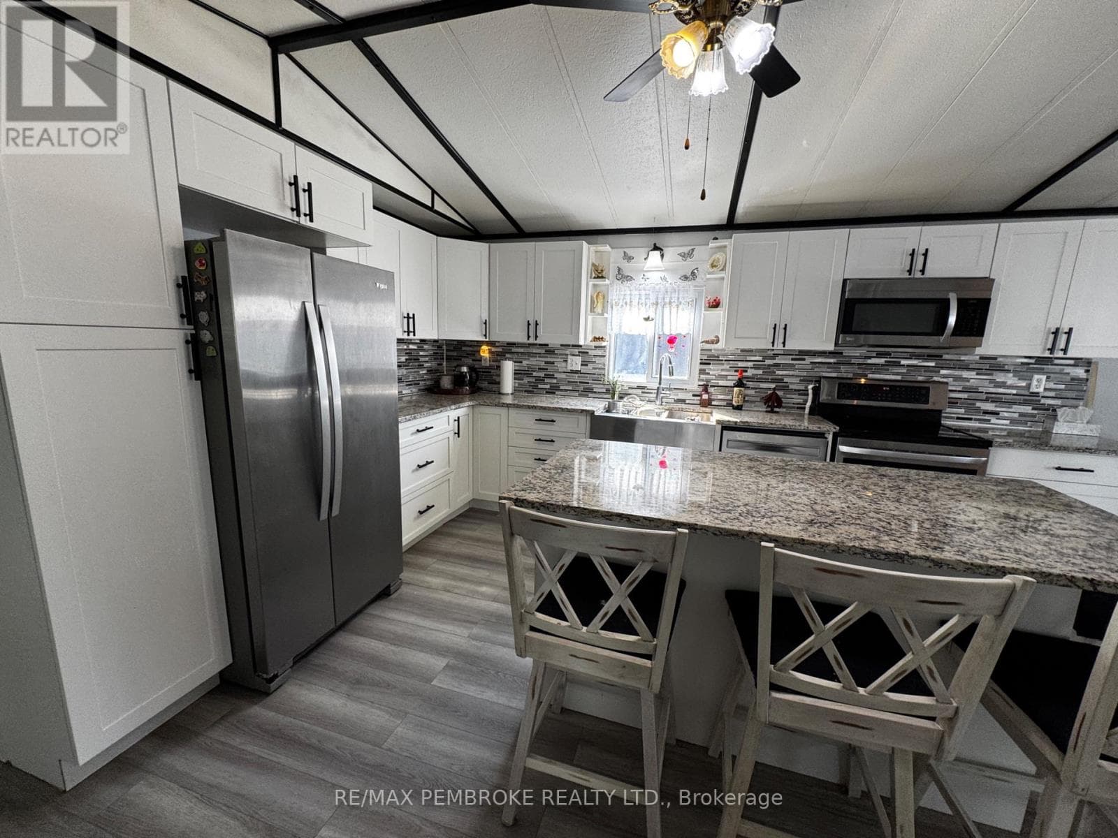 105 PINEHURST ESTATES, Renfrew County — photo 5