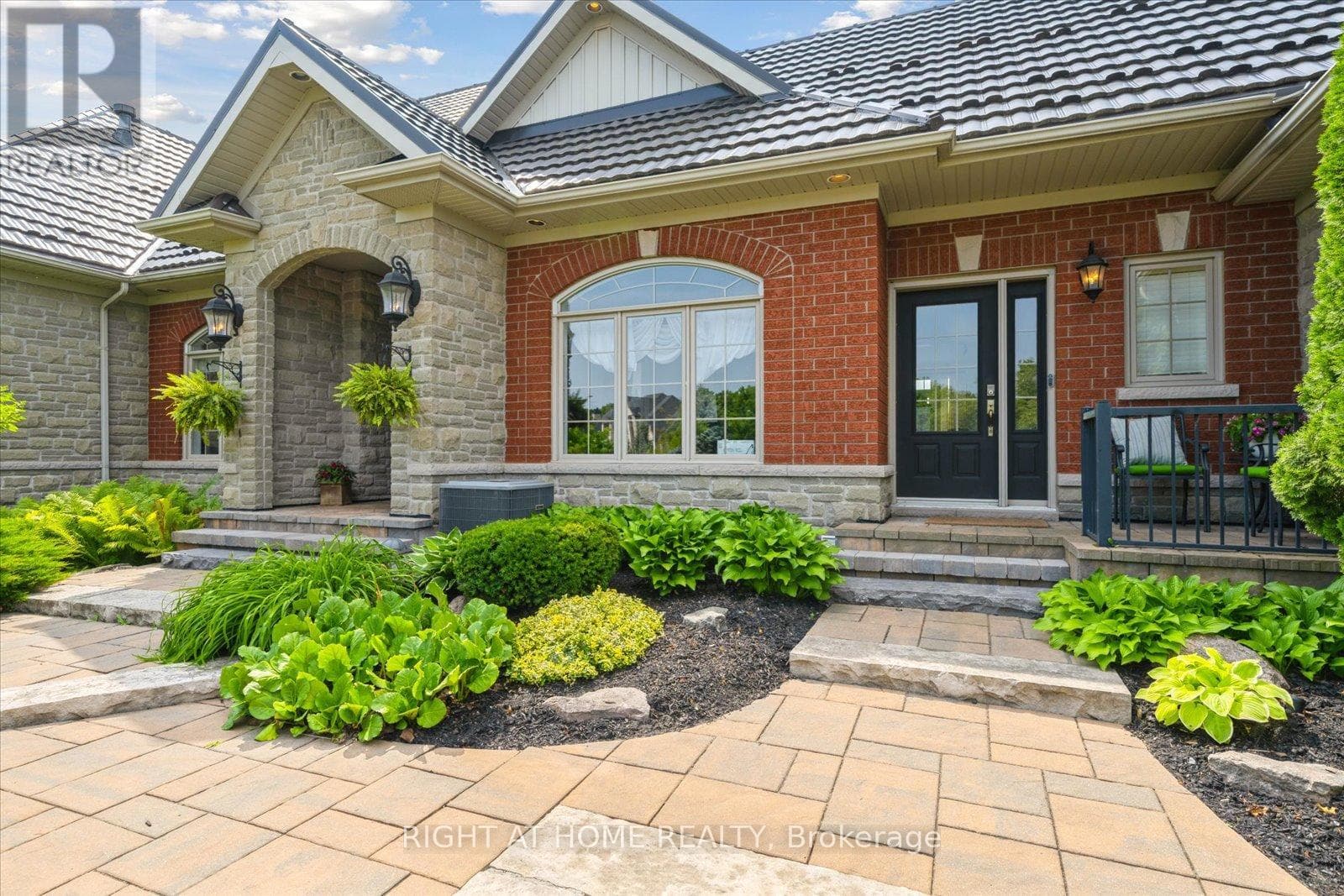 7 CLYDE COURT, Toronto — photo 4