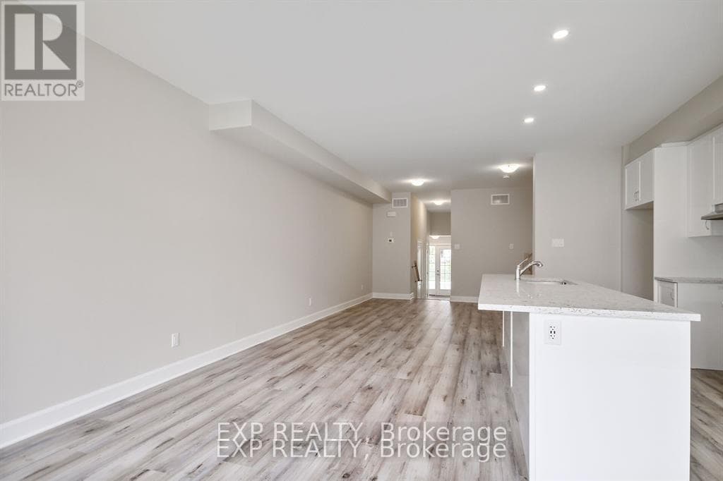 18 REYNOLDS AVENUE, Ottawa — photo 2