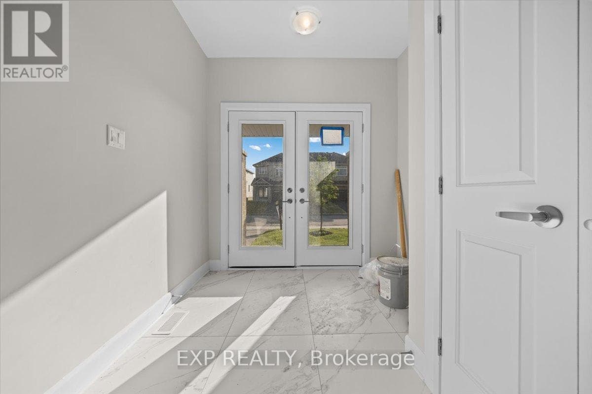 70 EASTWOOD DRIVE, Ottawa — photo 3