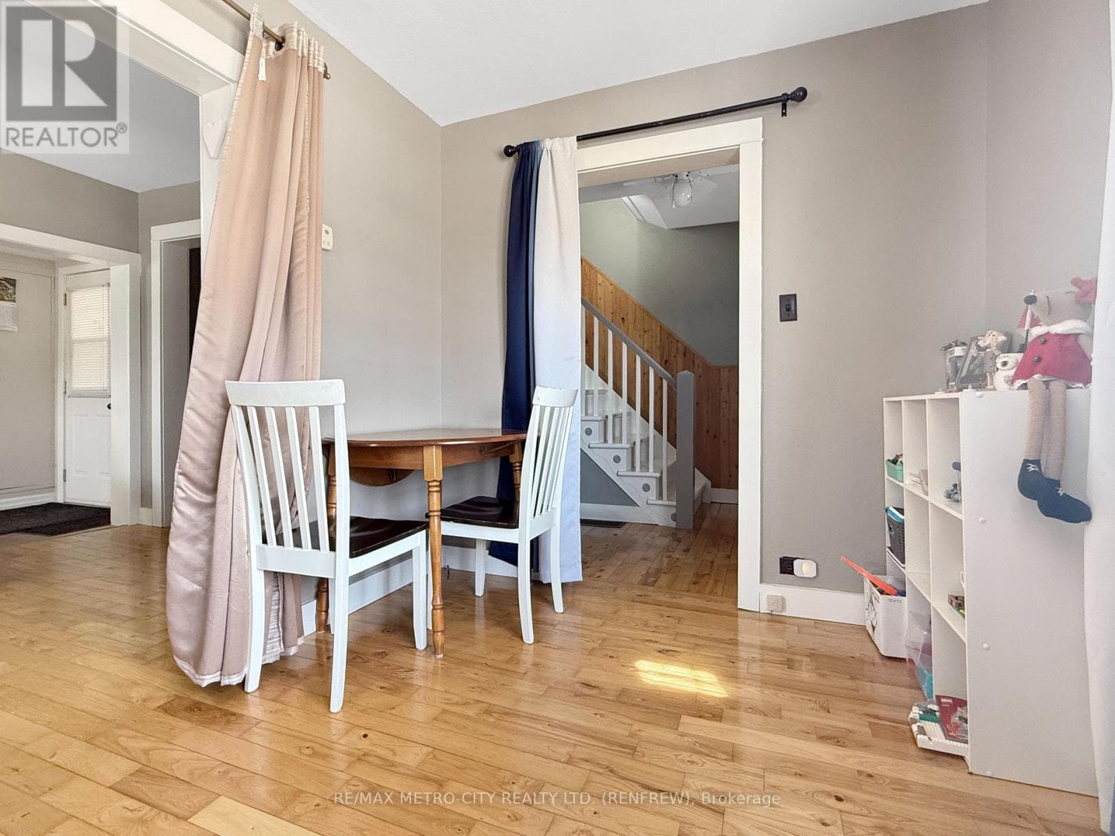 325 JOFFRE AVENUE, Renfrew County — photo 4