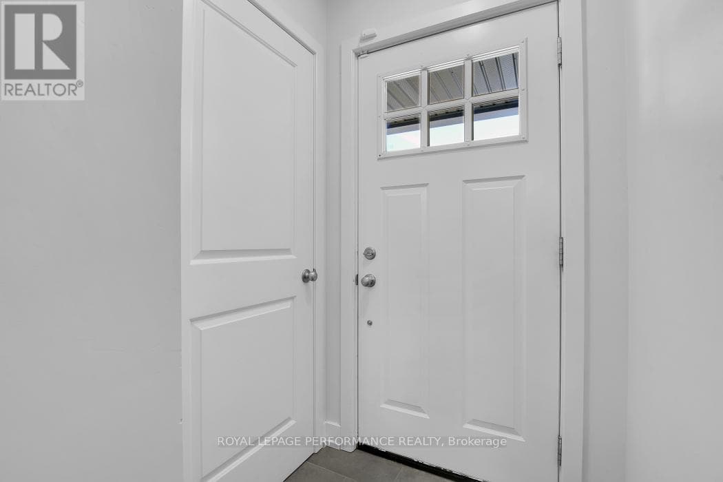 30 WHITCOMB CRESCENT, Ottawa — photo 3
