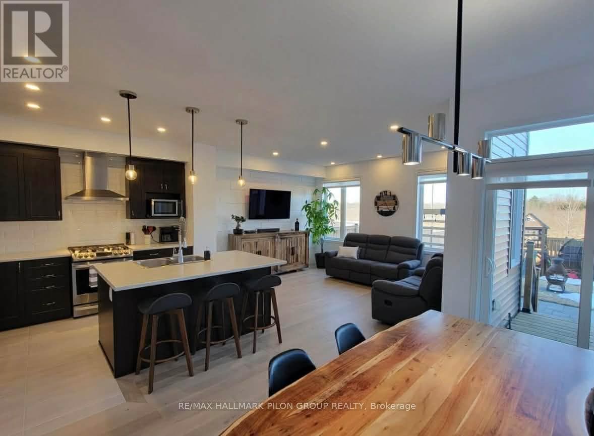 38 RIDDELL STREET, Ottawa — photo 4