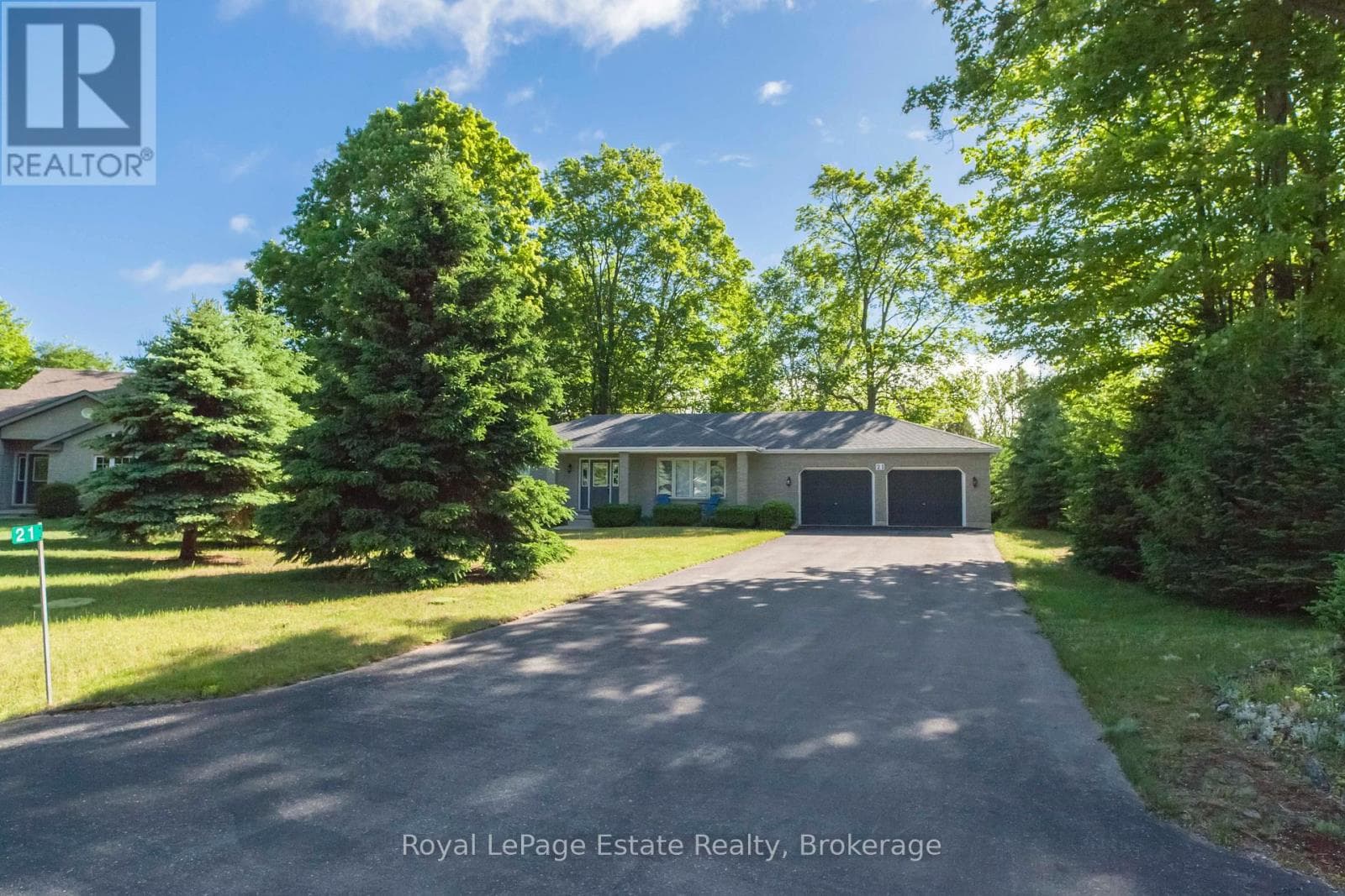 21 SAUBLE WOODS CRESCENT in 