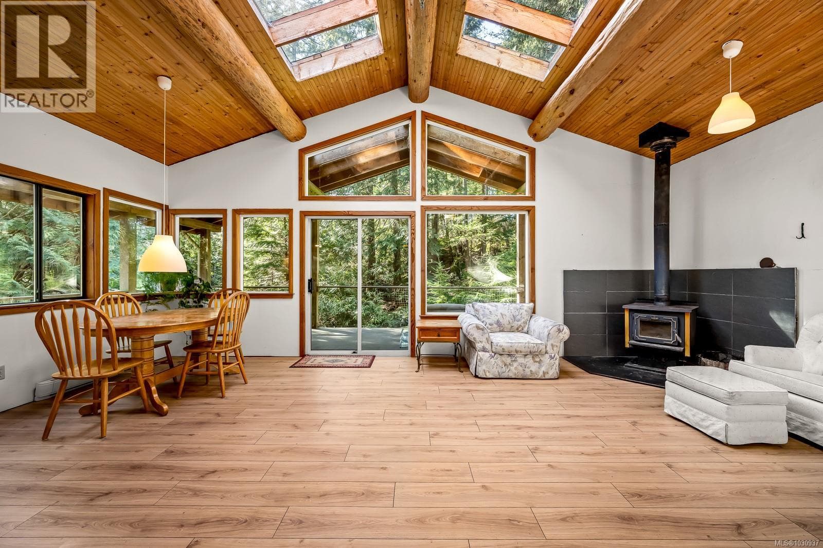 421 WHALETOWN ROAD, Vancouver Island — photo 2