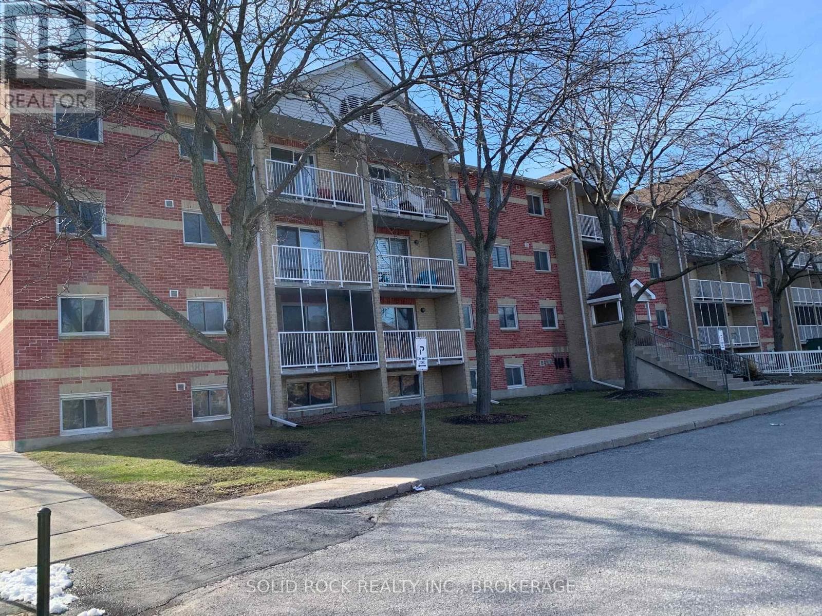 213 - 310 KINGSDALE AVENUE, Kingston — photo 4