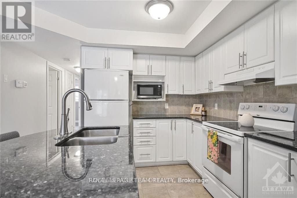 2 - 46 BARNSTONE DRIVE, Ottawa — photo 3