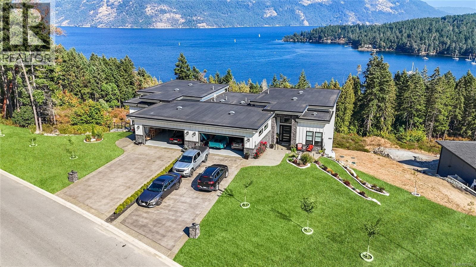 6469 MARINE CRESCENT, Vancouver Island — photo 2