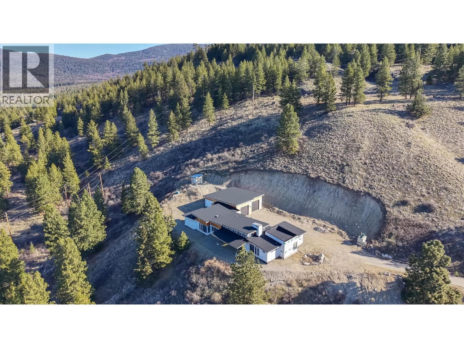 475 SASQUATCH TRAIL, Interior REALTORS® — photo 2