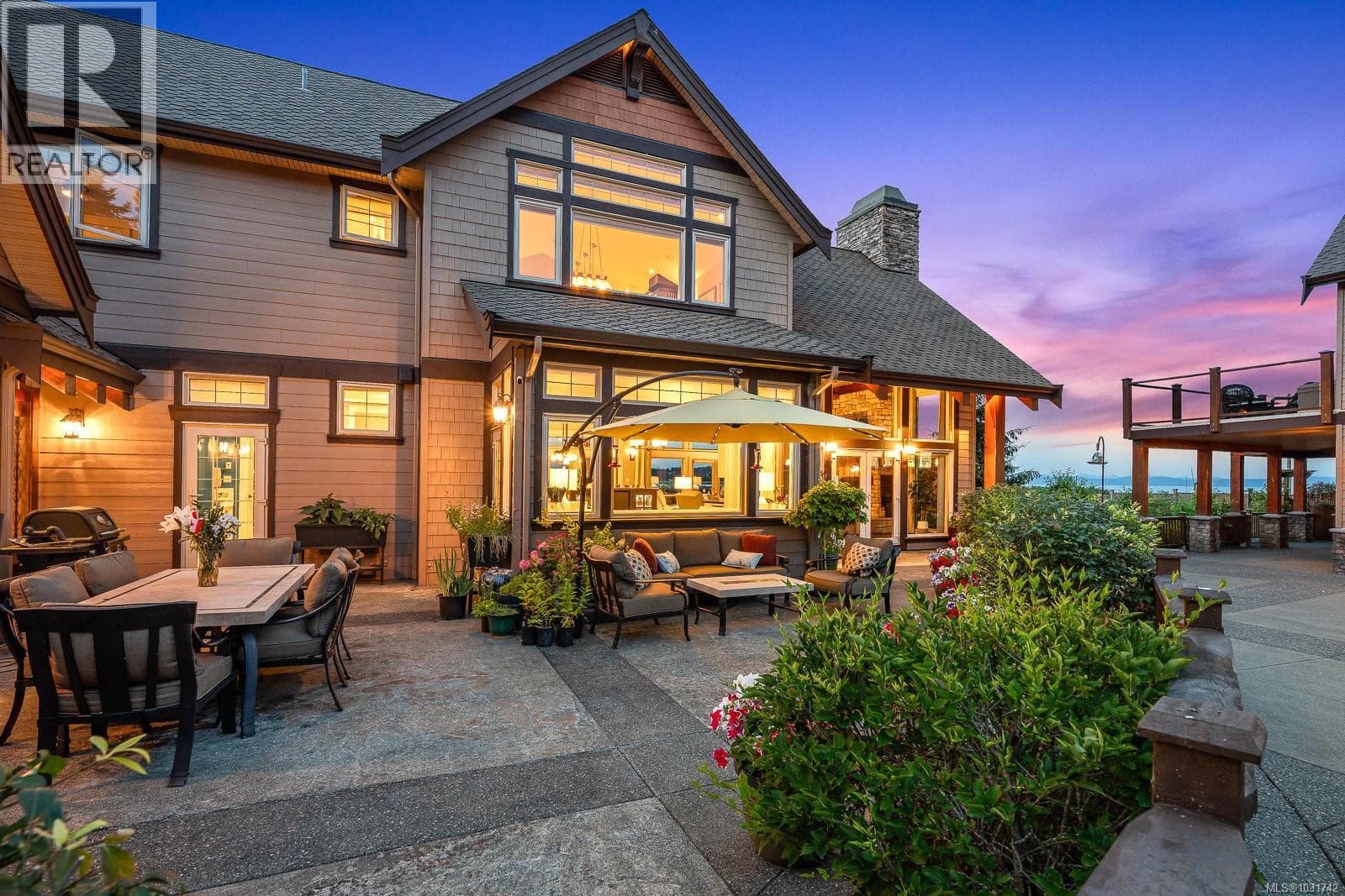 3943-3941 Marine Dr, Vancouver Island — photo 5