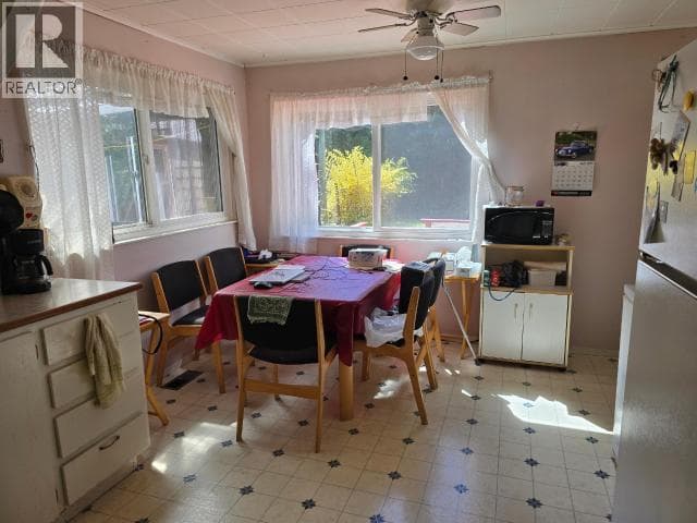 5287 MCGUFFIE AVE, Powell River — photo 3