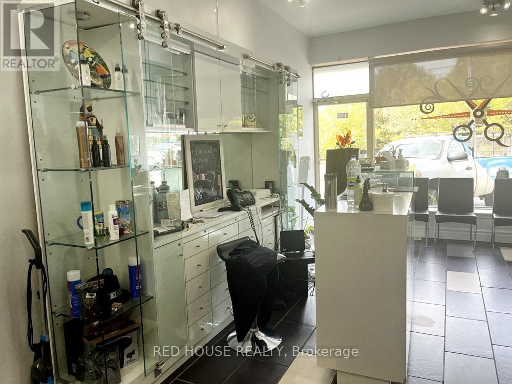1533 O'CONNOR DRIVE, Toronto — photo 4